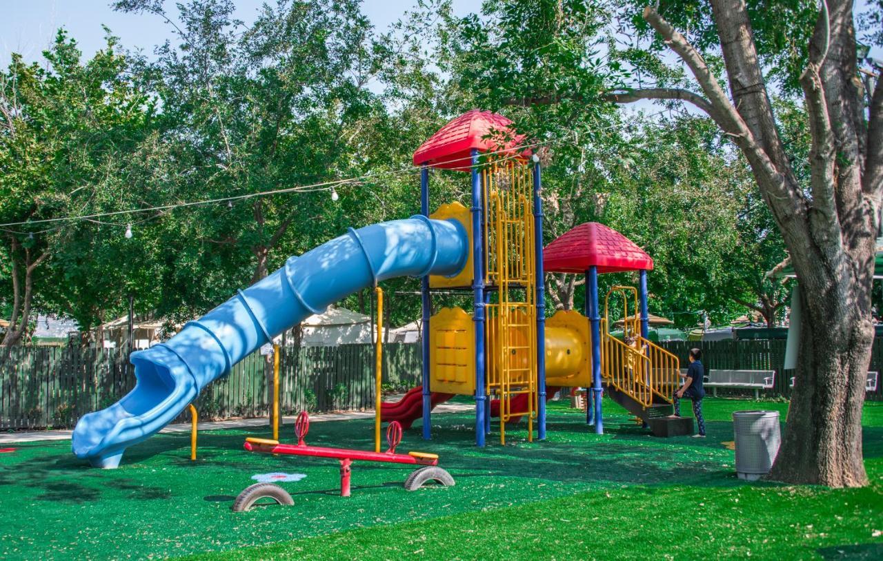 בלום ווילג' - קייקי כפר בלום Hotel Екстериор снимка